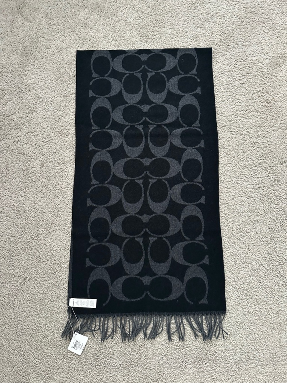 NWT Coach Signature Oversized Scarf Muffler CU807 1941 Black - Picture 4 of 4